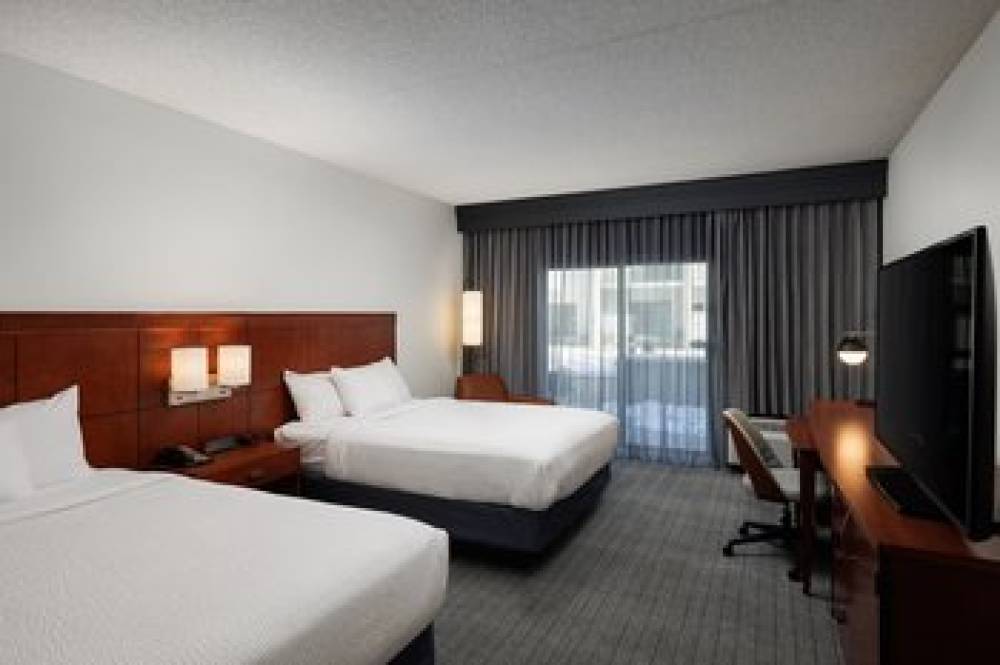 Courtyard By Marriott Denver Central Park 7