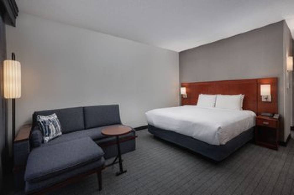 Courtyard By Marriott Denver Central Park 8