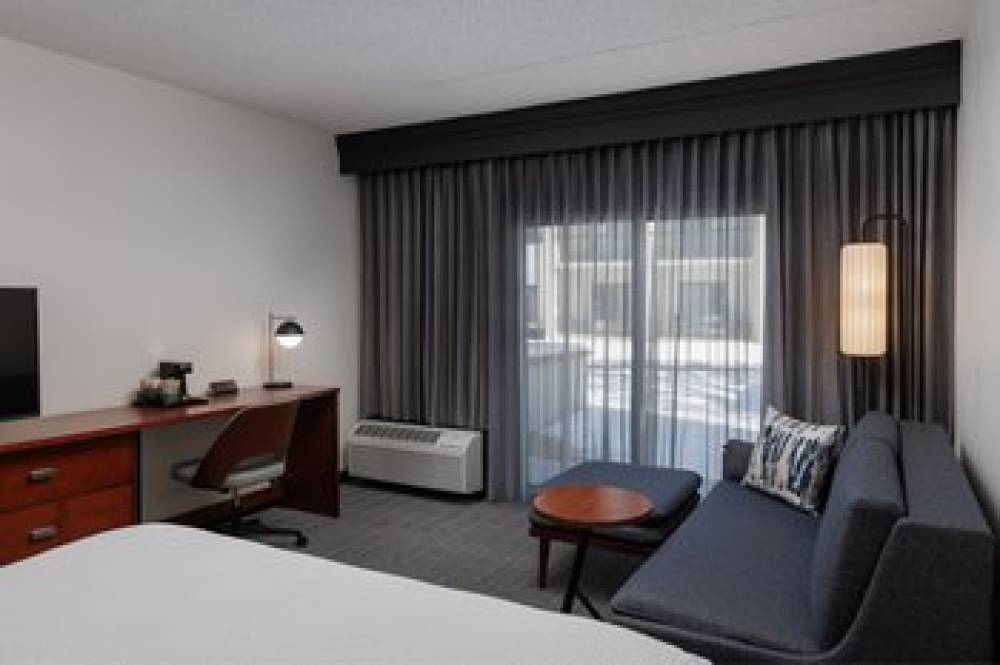 Courtyard By Marriott Denver Central Park 9