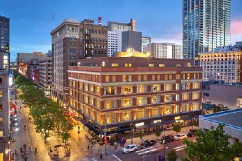 Courtyard By Marriott Denver Downtown 1