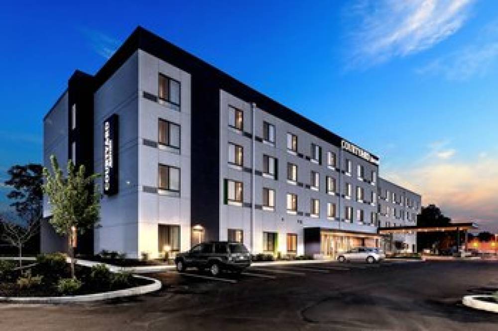 Courtyard By Marriott Deptford 2