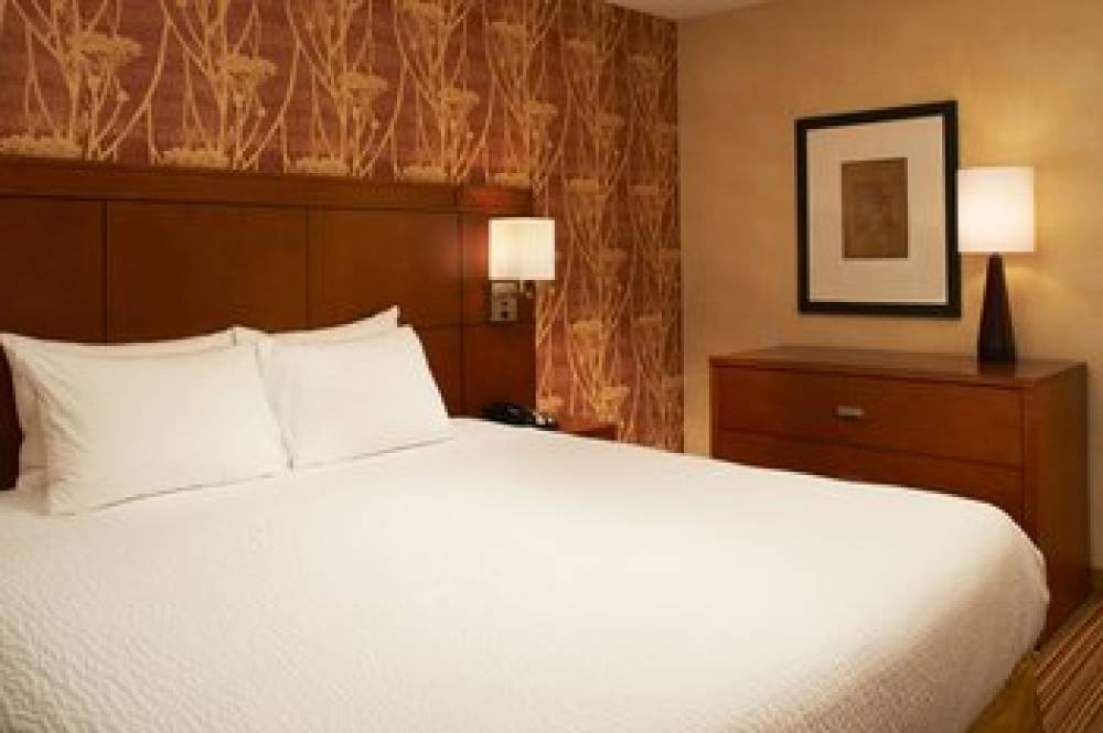 Courtyard By Marriott Des Moines West-Clive 10