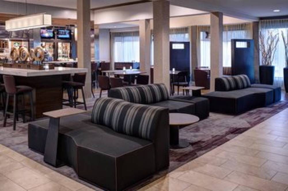 Courtyard By Marriott Des Moines West-Clive 4