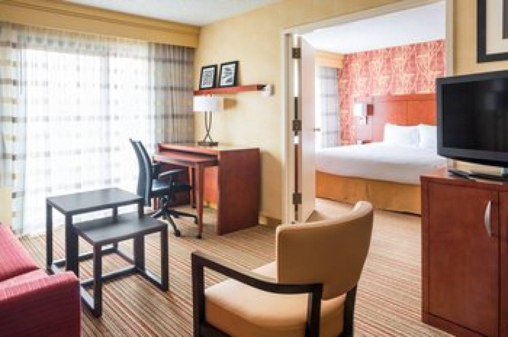 Courtyard By Marriott Des Moines West-Clive 9