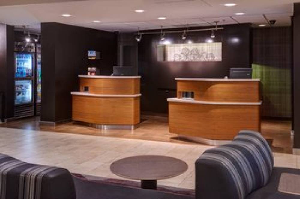 Courtyard By Marriott Des Moines West-Clive 3