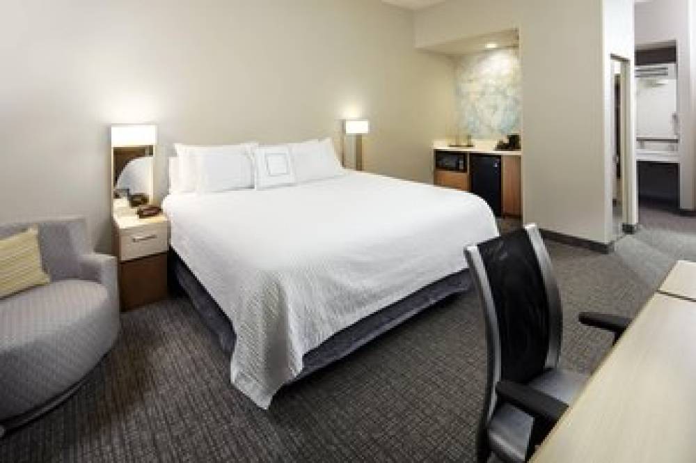 Courtyard By Marriott Detroit Brighton 10