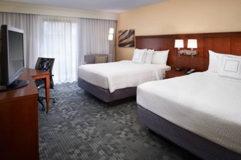 Courtyard By Marriott Detroit Warren 7