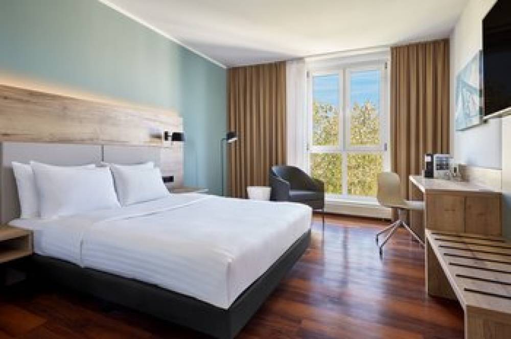 Courtyard By Marriott Dresden 7