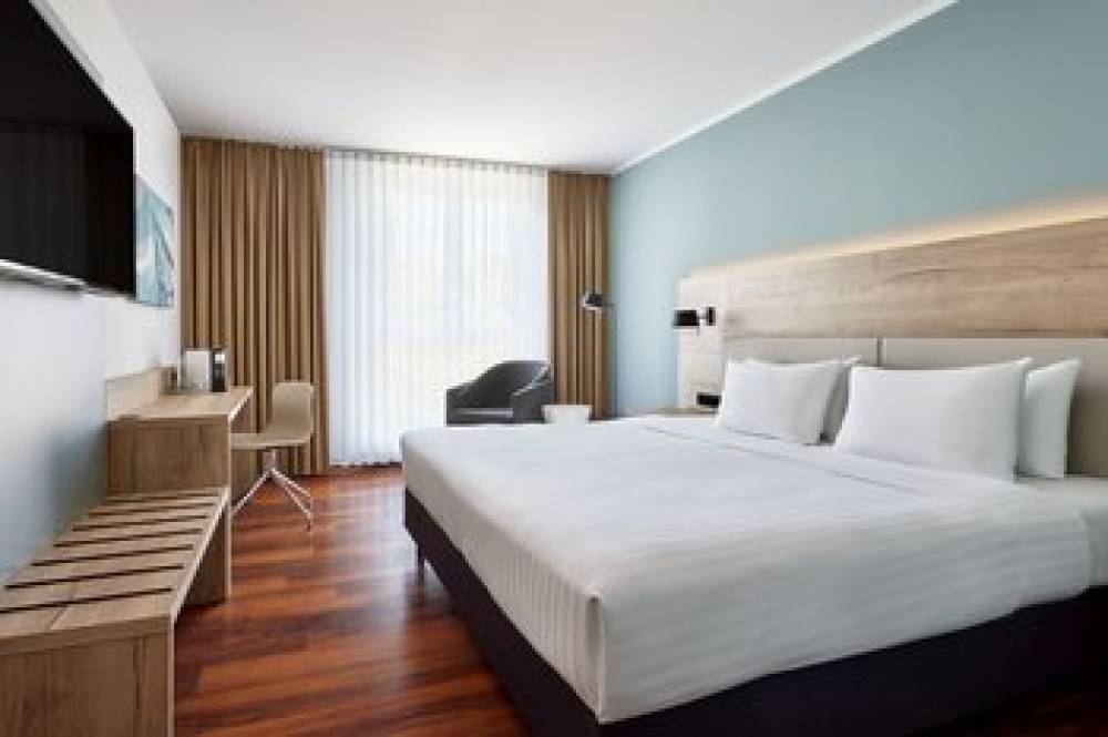 Courtyard By Marriott Dresden 8