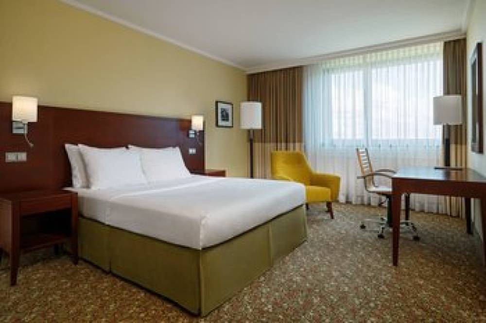 Courtyard By Marriott Duesseldorf Seestern 10