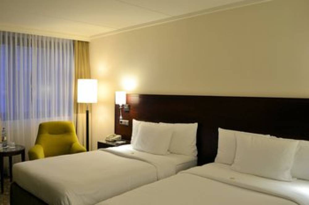 Courtyard By Marriott Duesseldorf Seestern 4