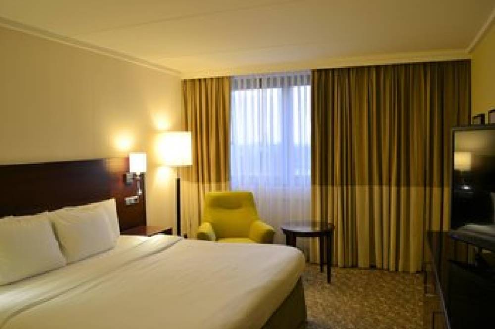 Courtyard By Marriott Duesseldorf Seestern 8