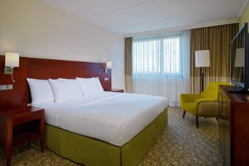 Courtyard By Marriott Duesseldorf Seestern 9