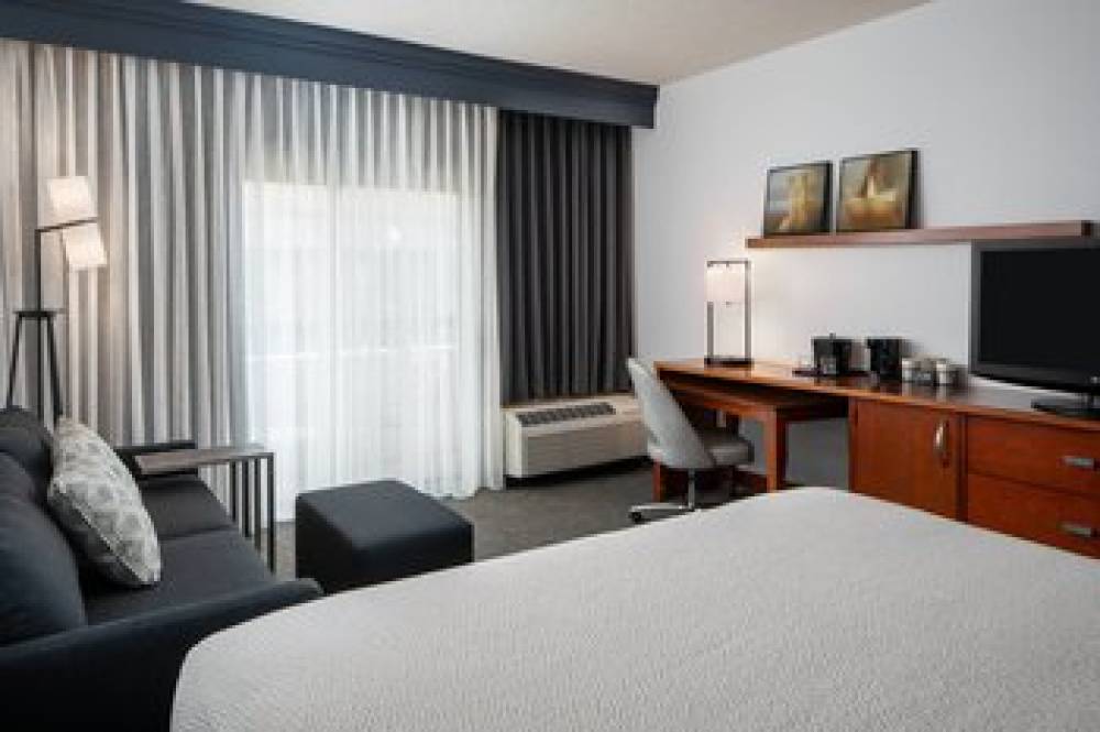 Courtyard By Marriott Dulles Airport Herndon Reston 9