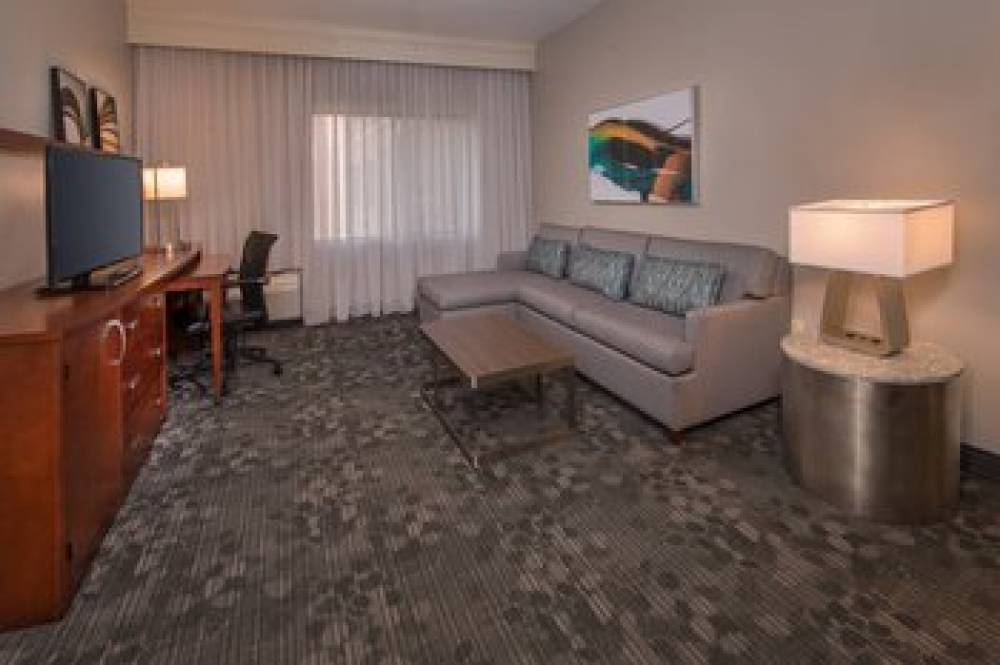 Courtyard By Marriott Dulles Town Center 10