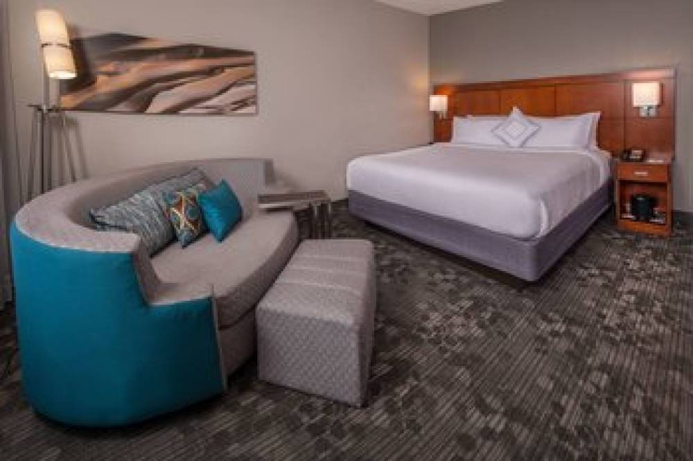 Courtyard By Marriott Dulles Town Center 6