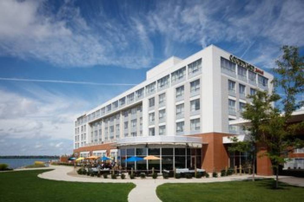 Courtyard By Marriott Erie Bayfront 4