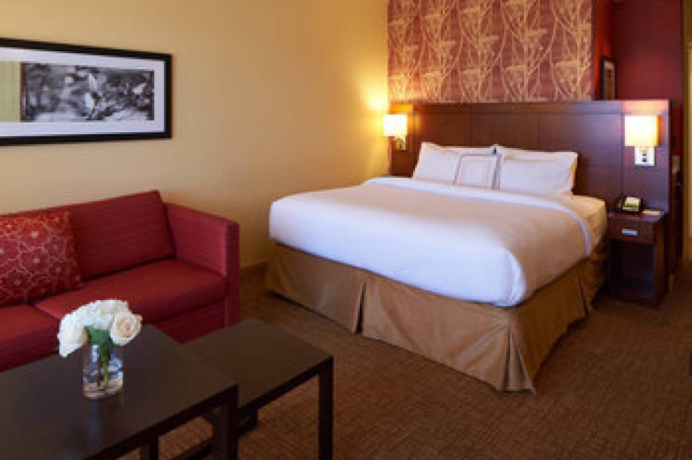 Courtyard By Marriott Evansville East 6