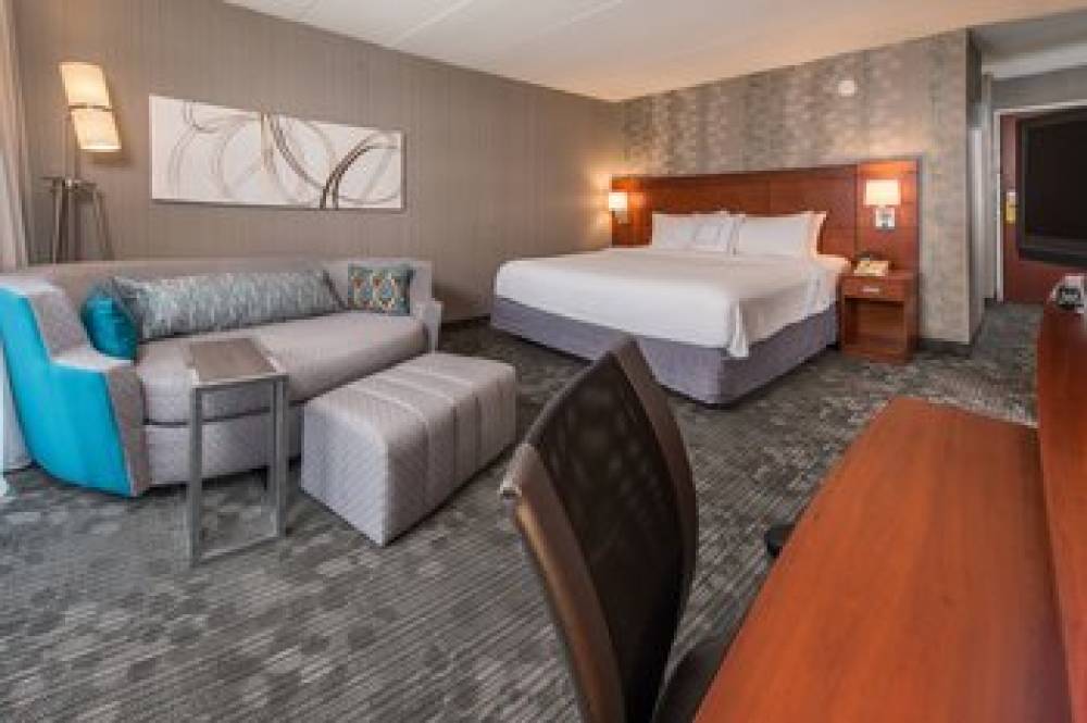 Courtyard By Marriott Fairfax Fair Oaks 7