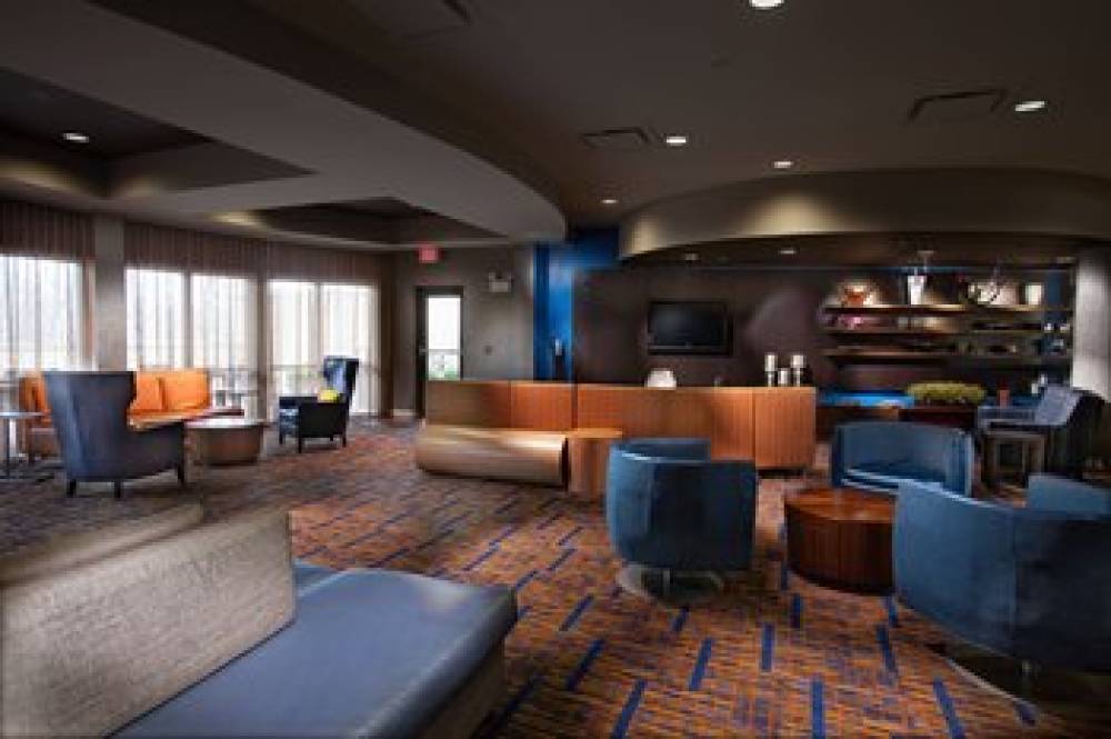 Courtyard By Marriott Fayetteville 1