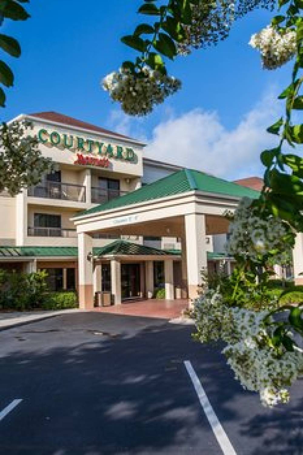 Courtyard By Marriott Florence 4