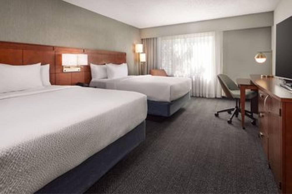 Courtyard By Marriott Fort Collins 6