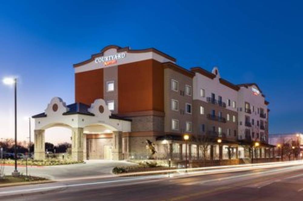 Courtyard By Marriott Fort Worth Historic Stockyards 3