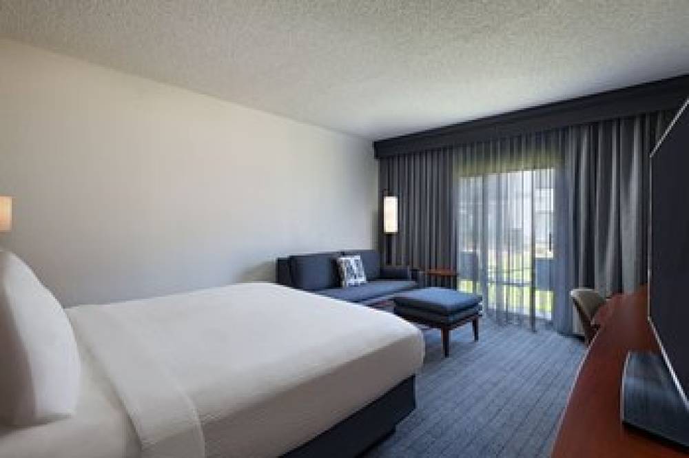 Courtyard By Marriott Fort Worth University Drive 4