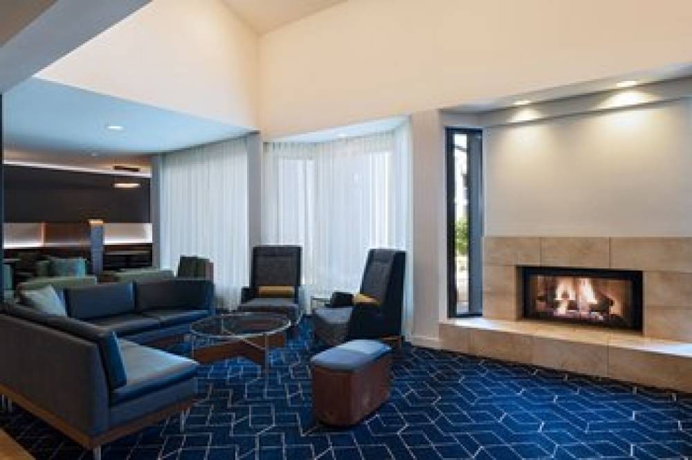 Courtyard By Marriott Fort Worth University Drive 3