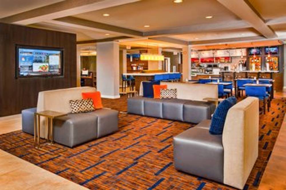 Courtyard By Marriott Frederick 5