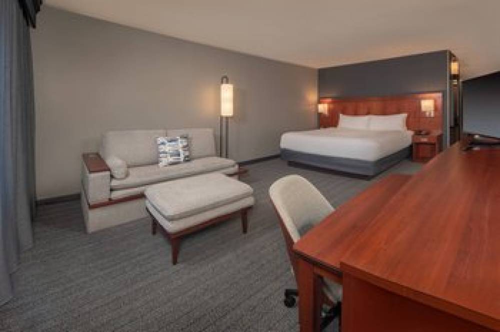 Courtyard By Marriott Frederick 10