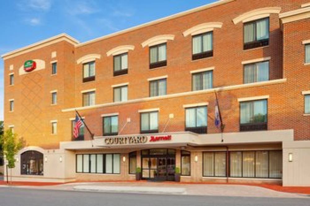 Courtyard By Marriott Fredericksburg Historic District 2