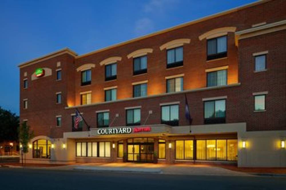 Courtyard By Marriott Fredericksburg Historic District 1