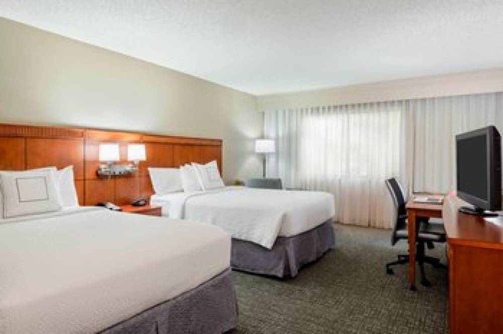 Courtyard By Marriott Gainesville 5