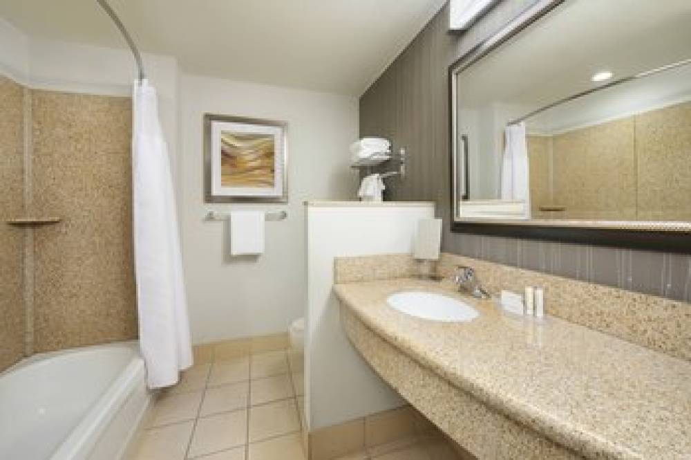 Courtyard By Marriott Grand Junction 8