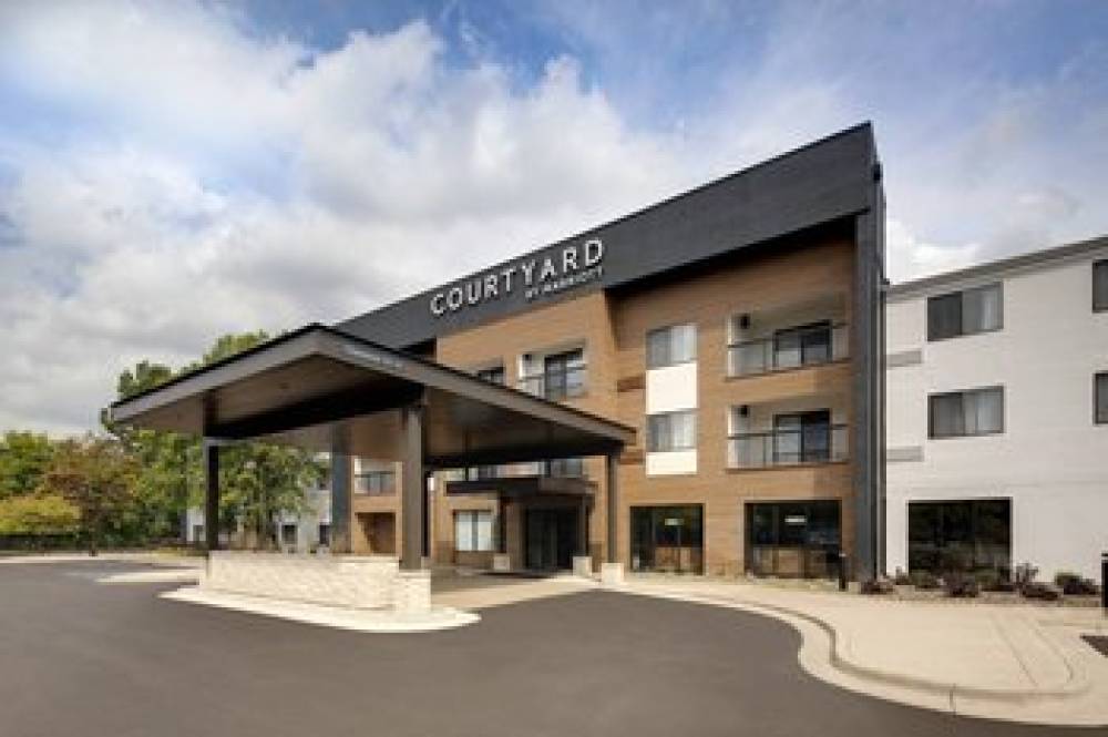 Courtyard By Marriott Grand Rapids Airport 1