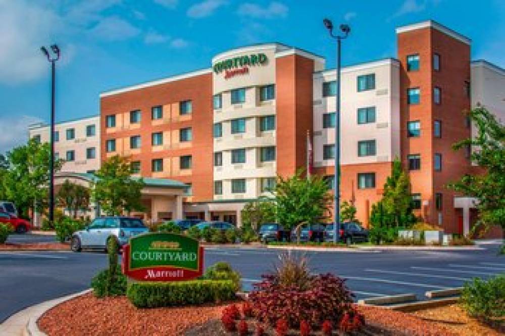 Courtyard By Marriott Greensboro Airport 2