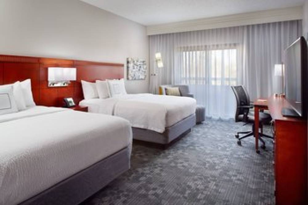 Courtyard By Marriott Greensboro 5