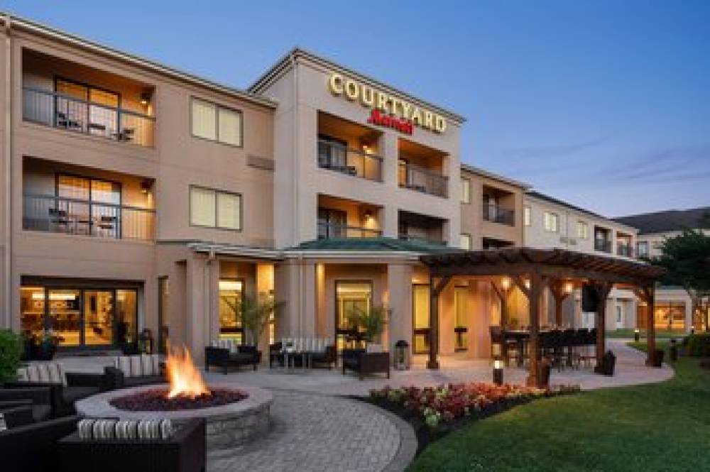 Courtyard By Marriott Greenville 1