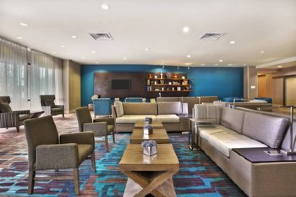 Courtyard By Marriott Gulfport Beachfront 1