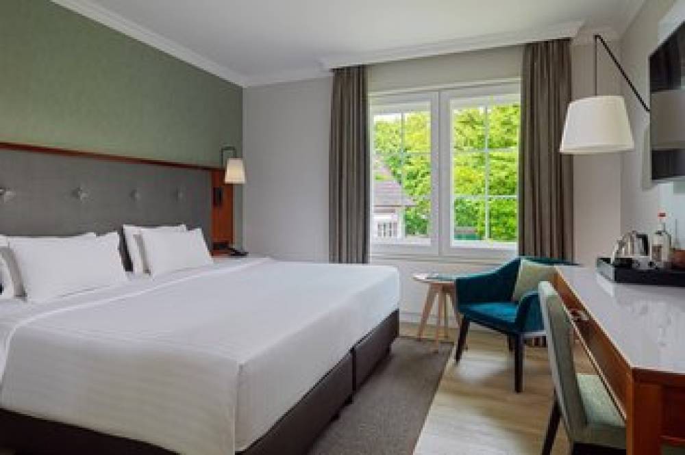 Courtyard By Marriott Hamburg Airport 6