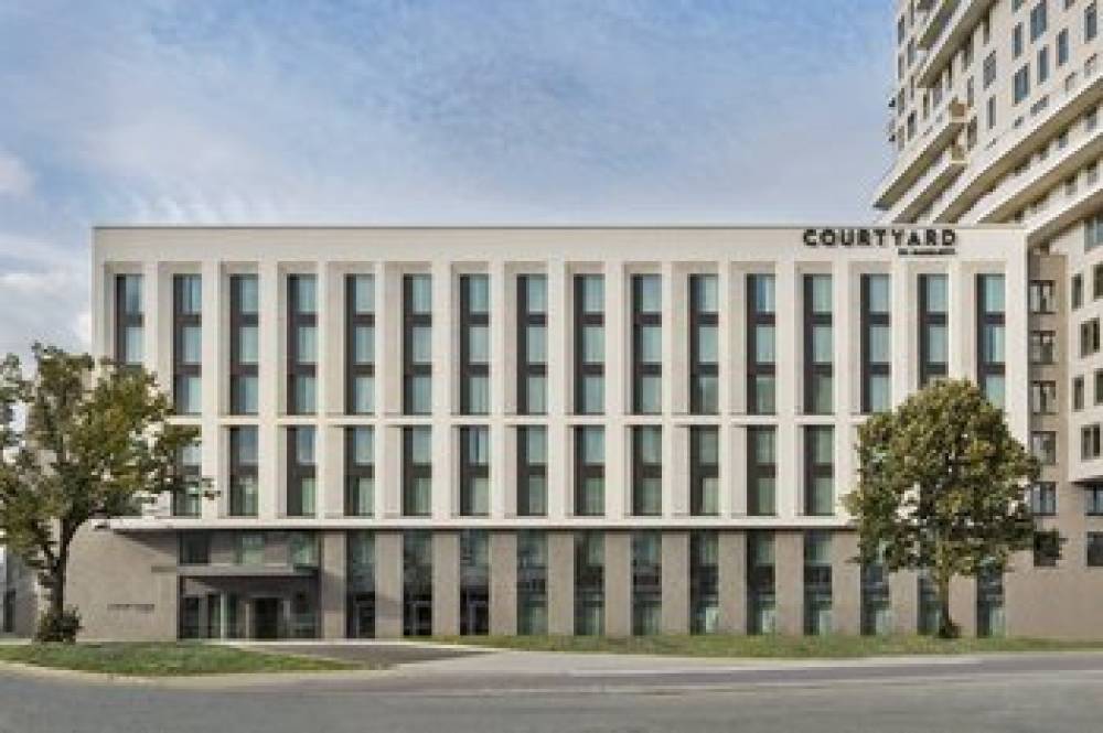 Courtyard By Marriott Hamburg City 2