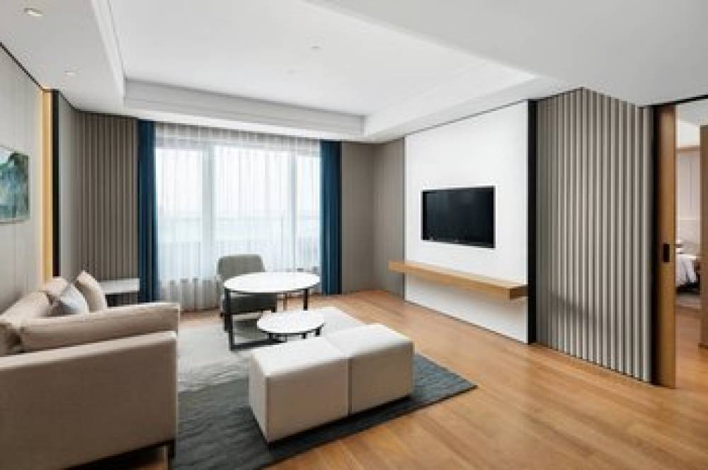 Courtyard By Marriott Hangzhou West 10