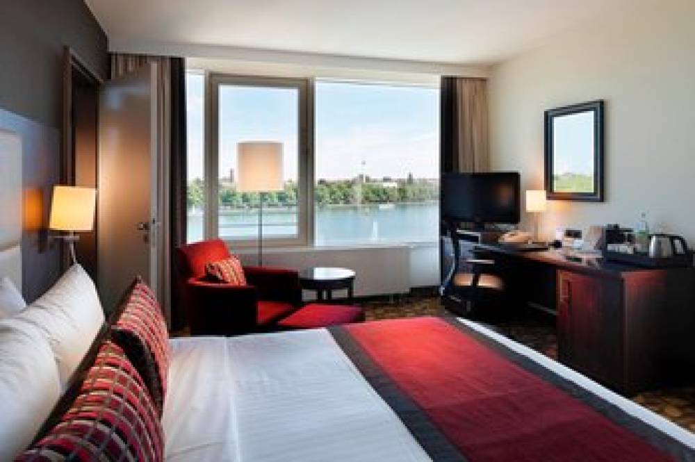 Courtyard By Marriott Hannover Maschsee 8