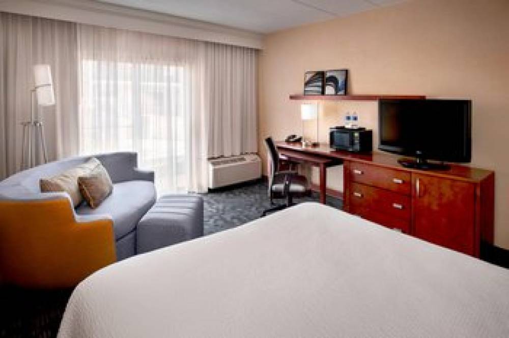 Courtyard By Marriott Hartford Windsor Airport 7