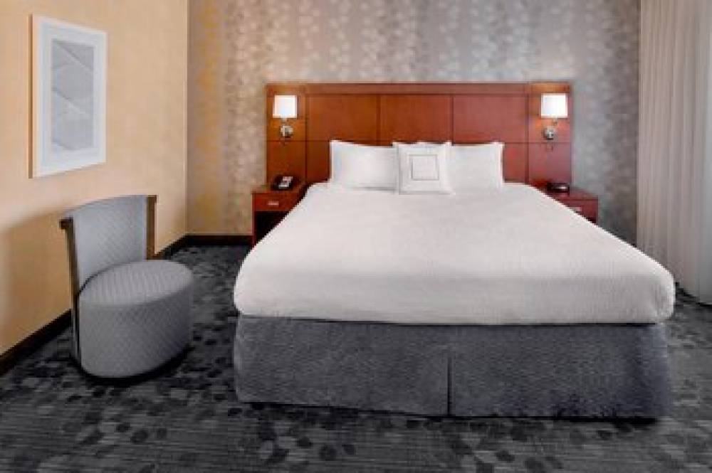 Courtyard By Marriott Hartford Windsor Airport 10