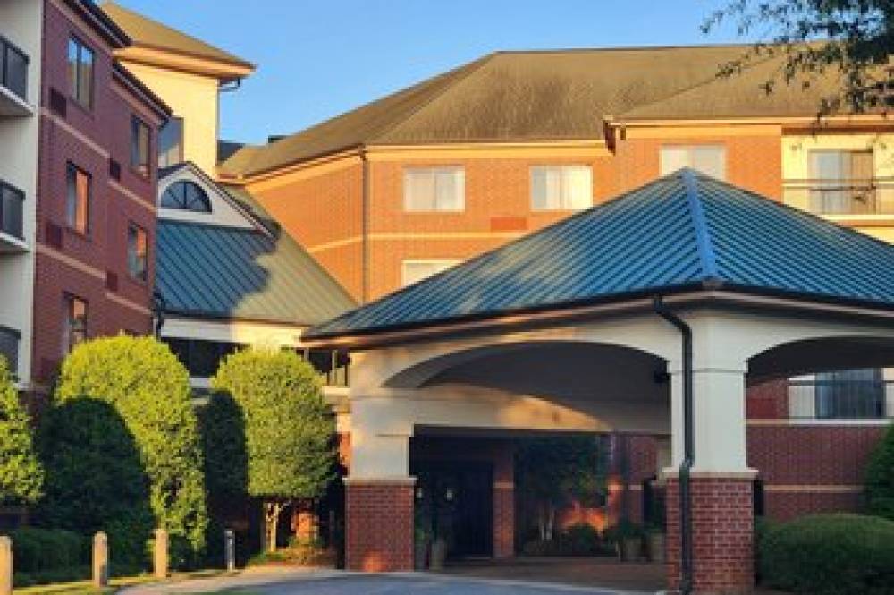 Courtyard By Marriott Hickory 3