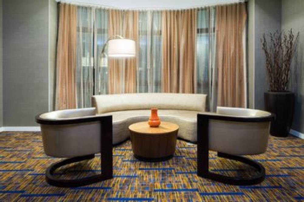 Courtyard By Marriott Houston By The Galleria 7