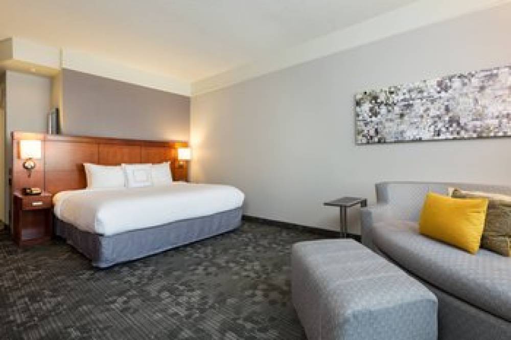 Courtyard By Marriott Houston By The Galleria 10