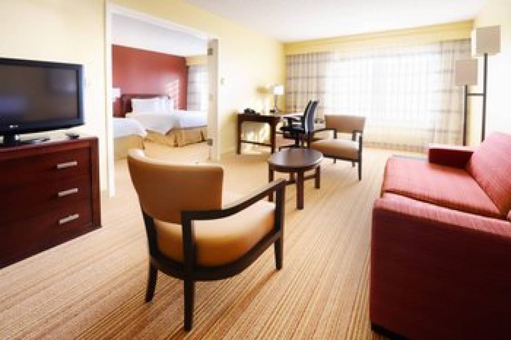 Courtyard By Marriott Houston Hobby Airport 7